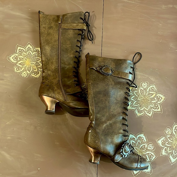 Ladies size 7 faux leather Brown and bronze steampunk boots with spool heel - Picture 1 of 5